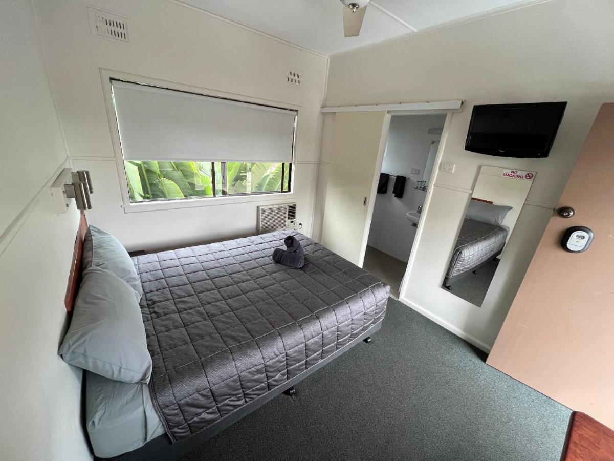 ไฮเวย์ โมเทล กราฟตัน Motel ภายนอก รูปภาพ